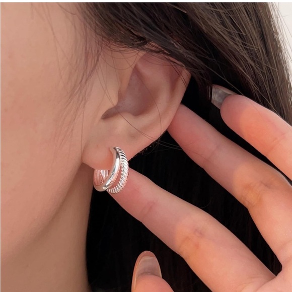 Elegant Silver Hoop Earrings | Minimalist Chic Inspired by Jennifer Aniston - Picture 2 of 5